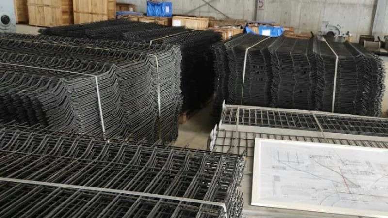 Fences and healing wire industries
