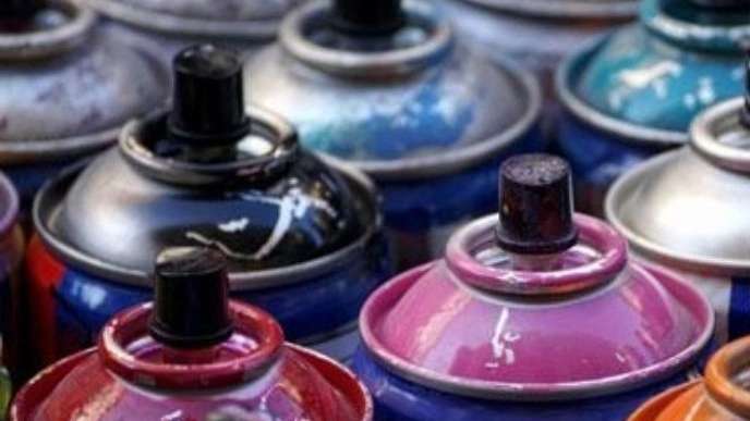 Mirzaei paint spray