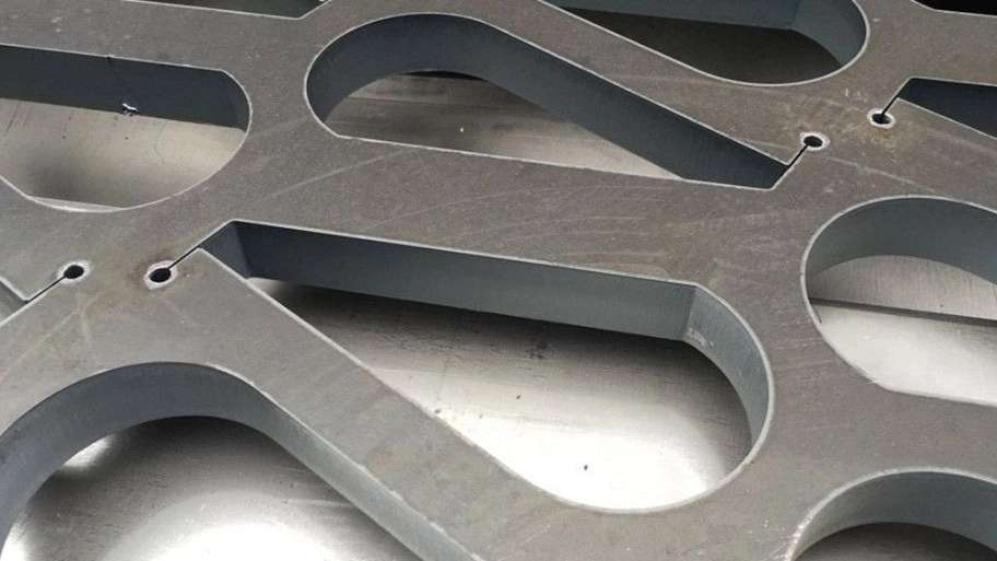 Laser cutting of metals