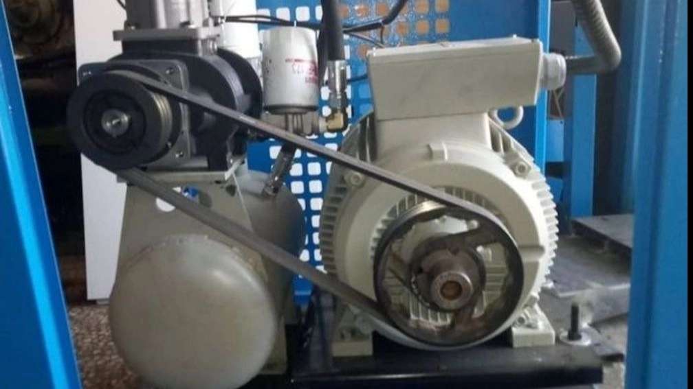 Mahan screw compressor and dryer