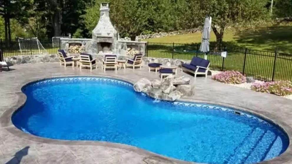 Diamond pool builders