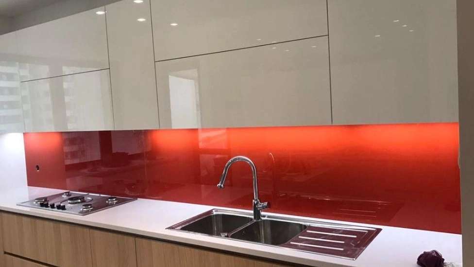 Lakobel glass decorators