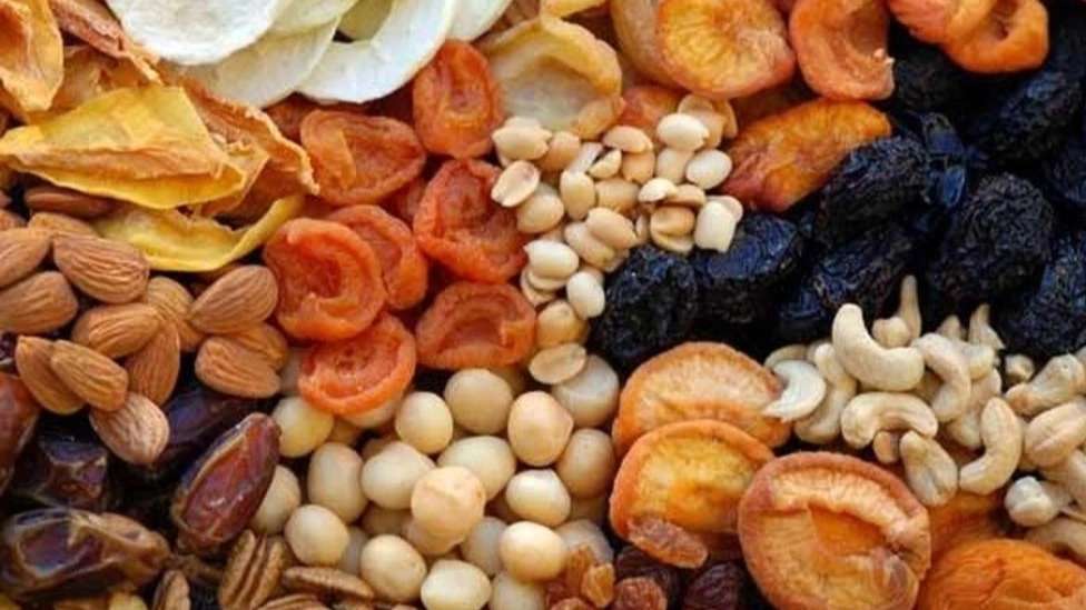 الفواكه المجففة الدستورية