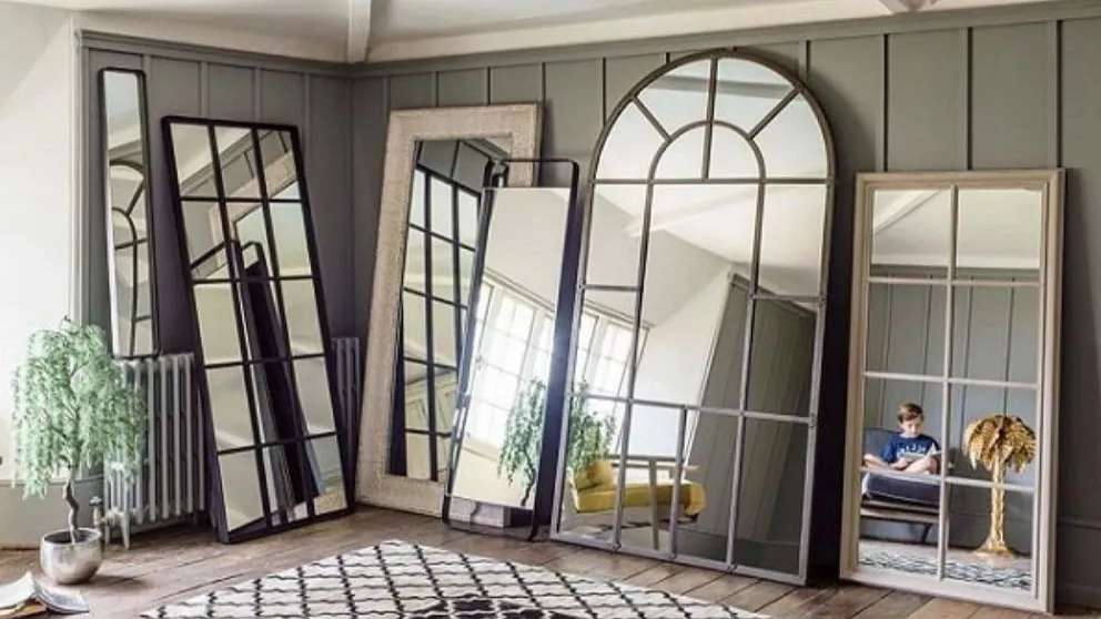 Iranian glass and mirror