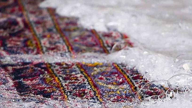 Alborz'da eski halı temizliği