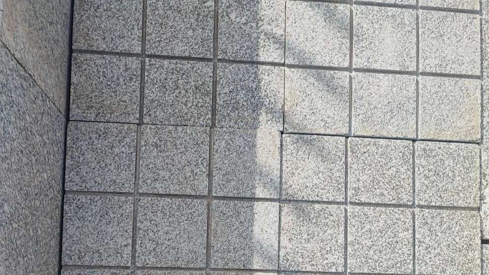 Bulky table, cube and carpet