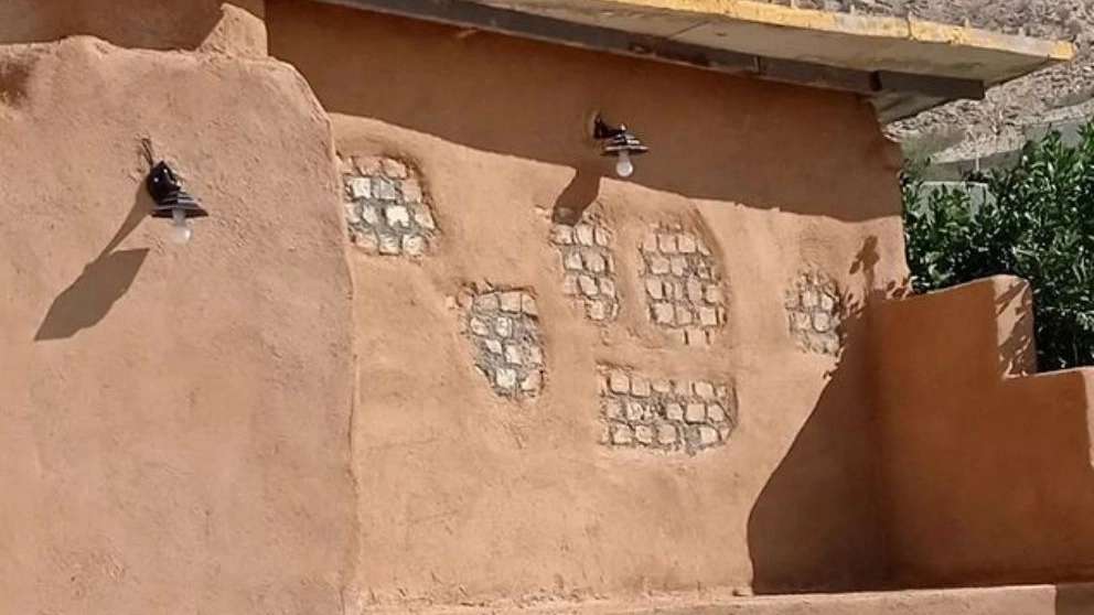 Sale and implementation of Gholami modern thatch