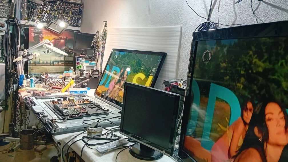 Signal TV repairs in Karaj