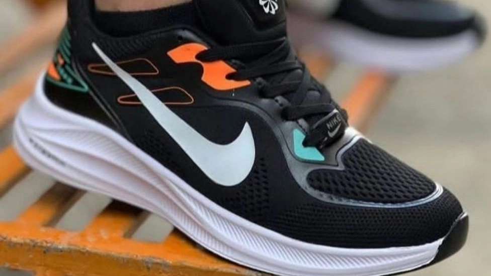 Bind shoe store