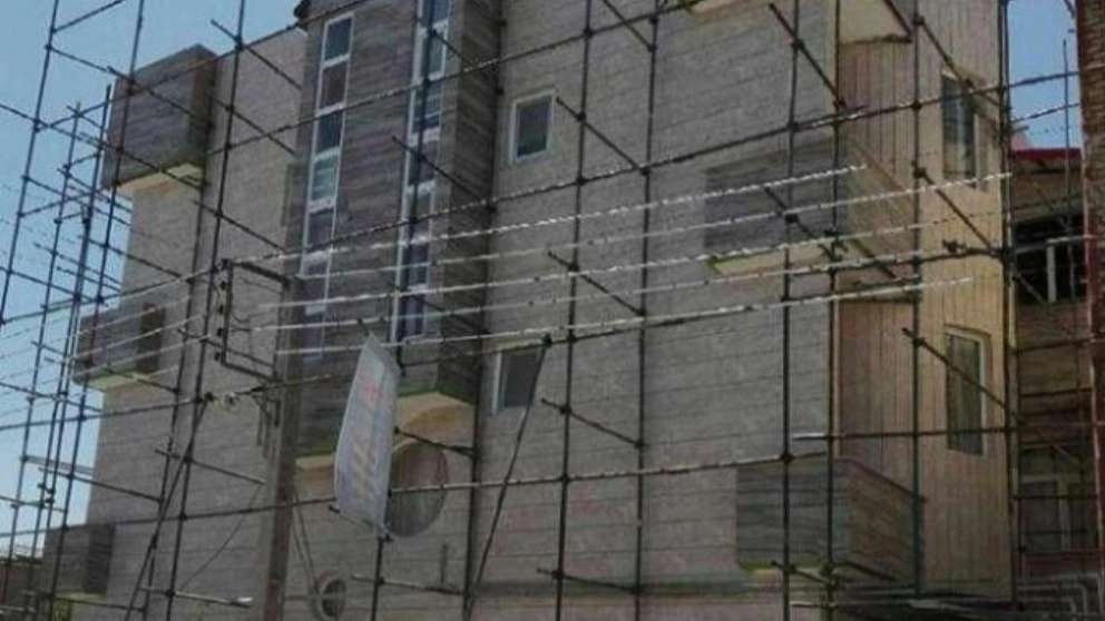 Safety metal scaffolding