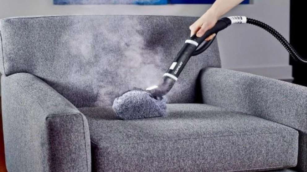 A masterpiece of sofa washing