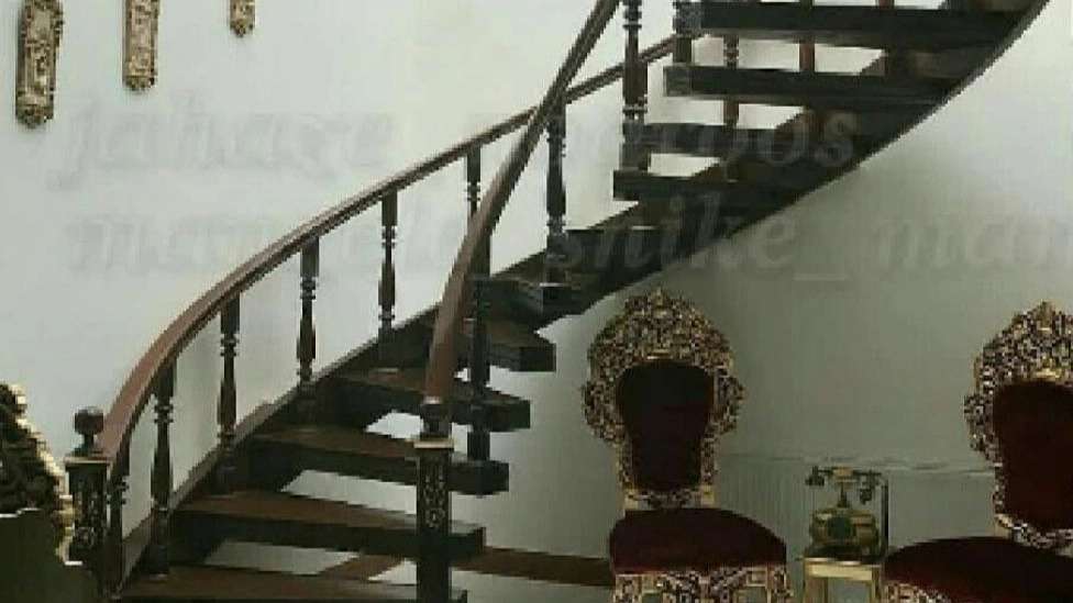 Rezai's spiral staircase and round staircase