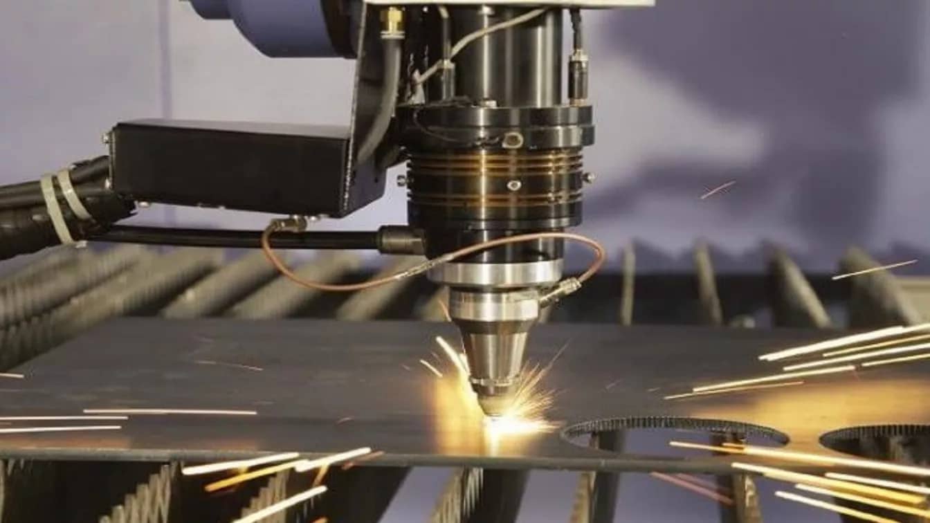 Cutting all kinds of steel sheets