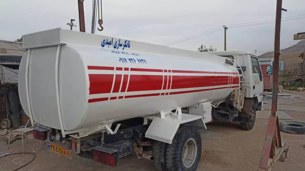 بناء ناقلة أوميد في فارس