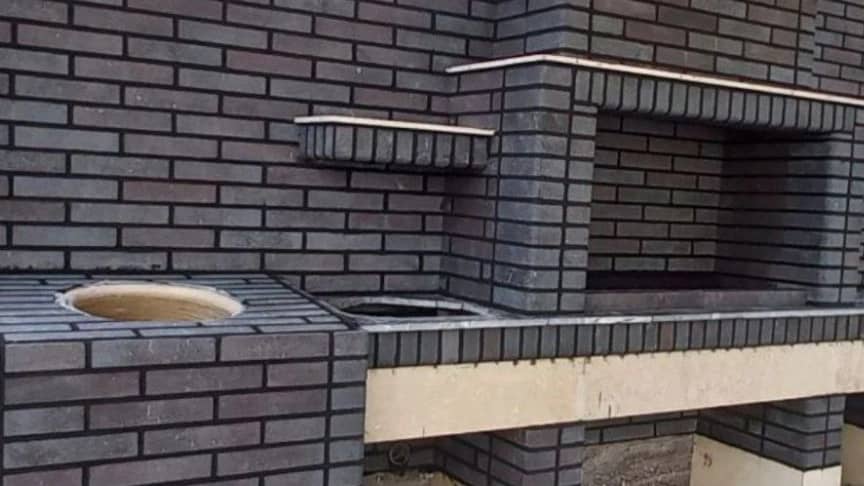 Bricklayer Amin