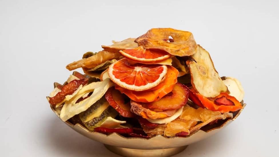 بهترین زمان مصرف میوه خشک چه زمانی است؟