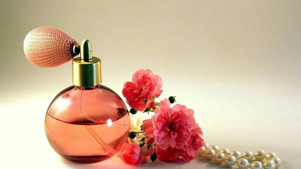 عطر مناسب فصل بهار چه ویژگی‌هایی دارد؟