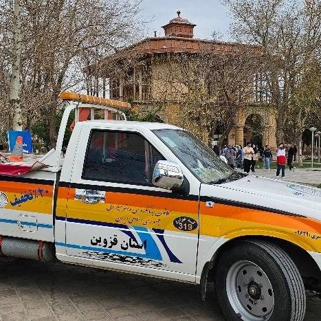 حضور امداد خودرو قزوین نماینده کانون جهانگردی و اتومبیلرانی در اولین نمایشگاه خودرو های کلاسیک استان قزوین