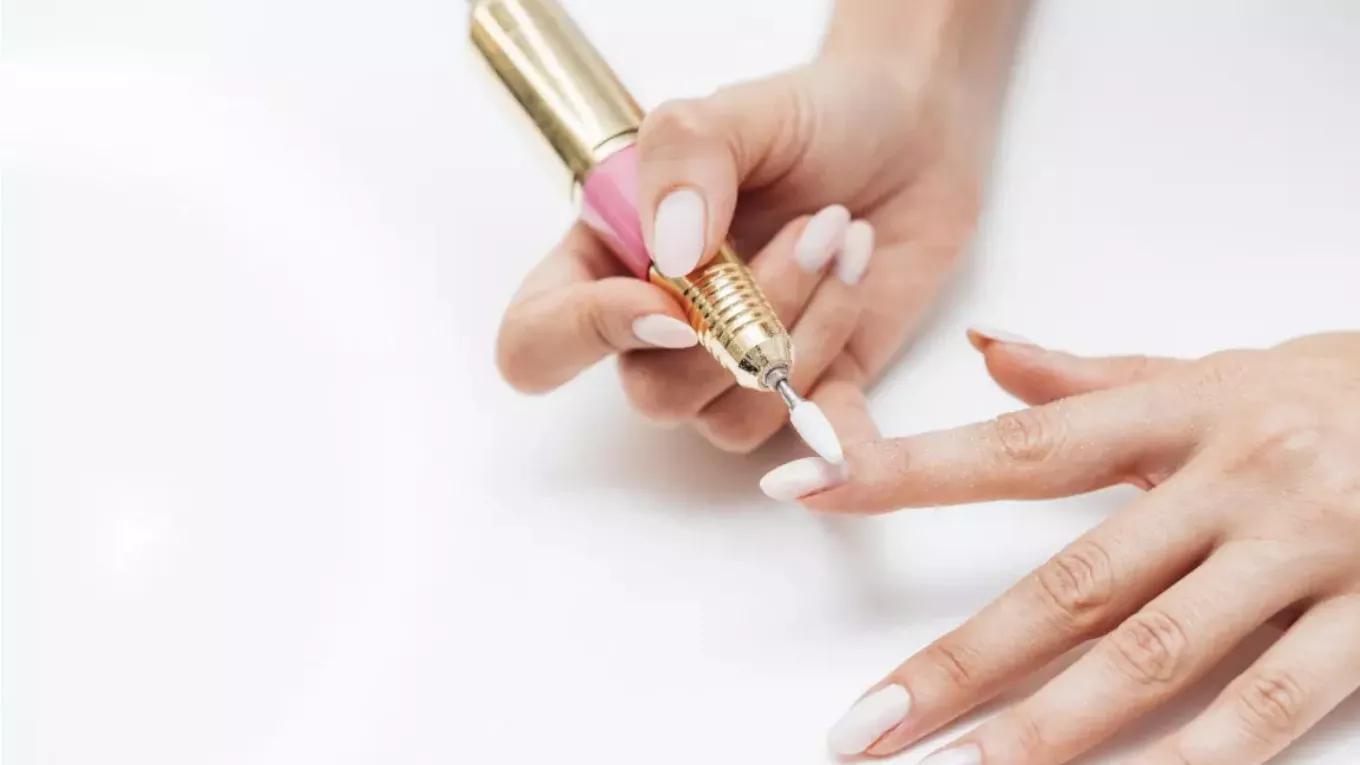 The difference between nail gel and nail laminate