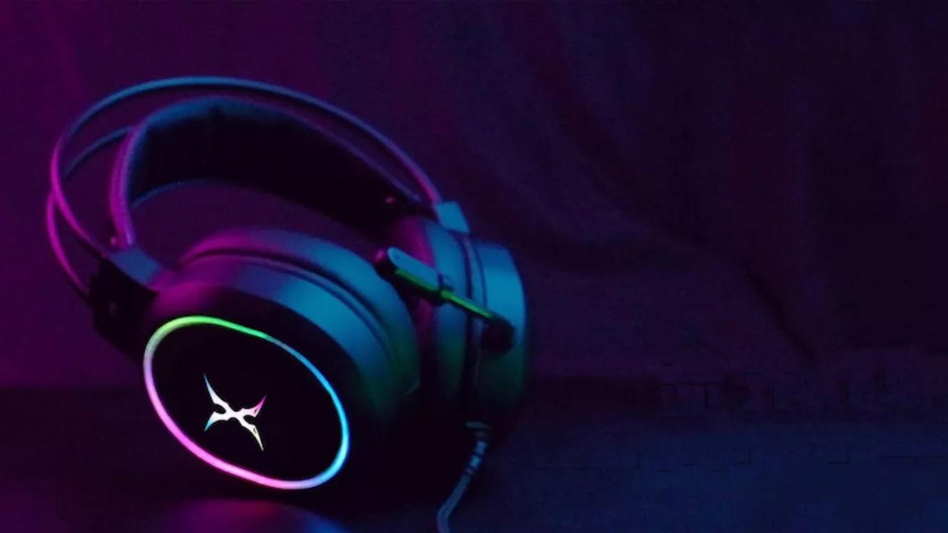 تاريخ سماعات الرأس. كيف تم صنع أسلاف AirPods اليوم؟