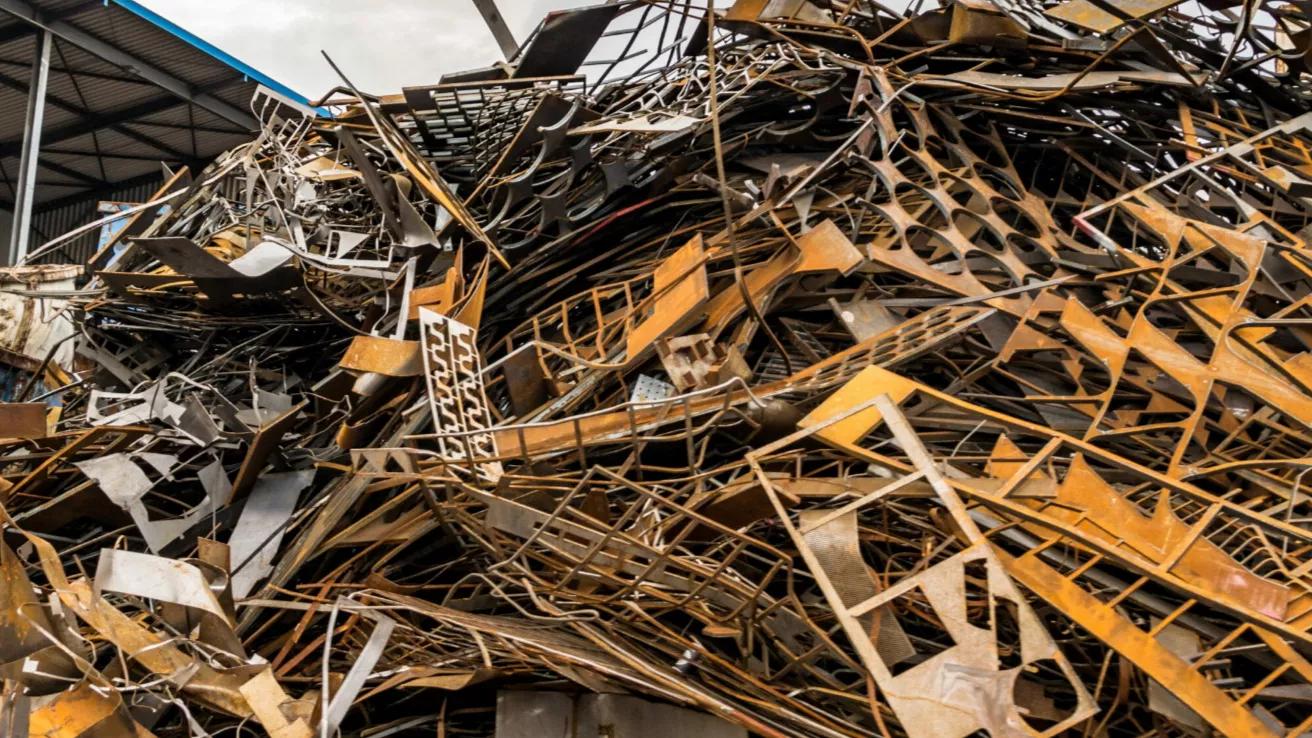 Advantages of iron scrap recycling