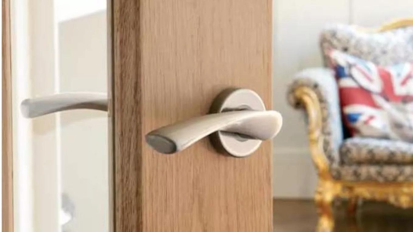 Key and golden tips for buying wooden door handles