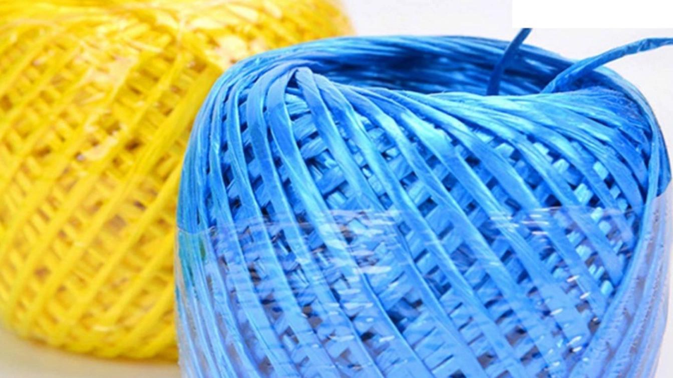 What are the uses of plastic threads in the packaging industry?