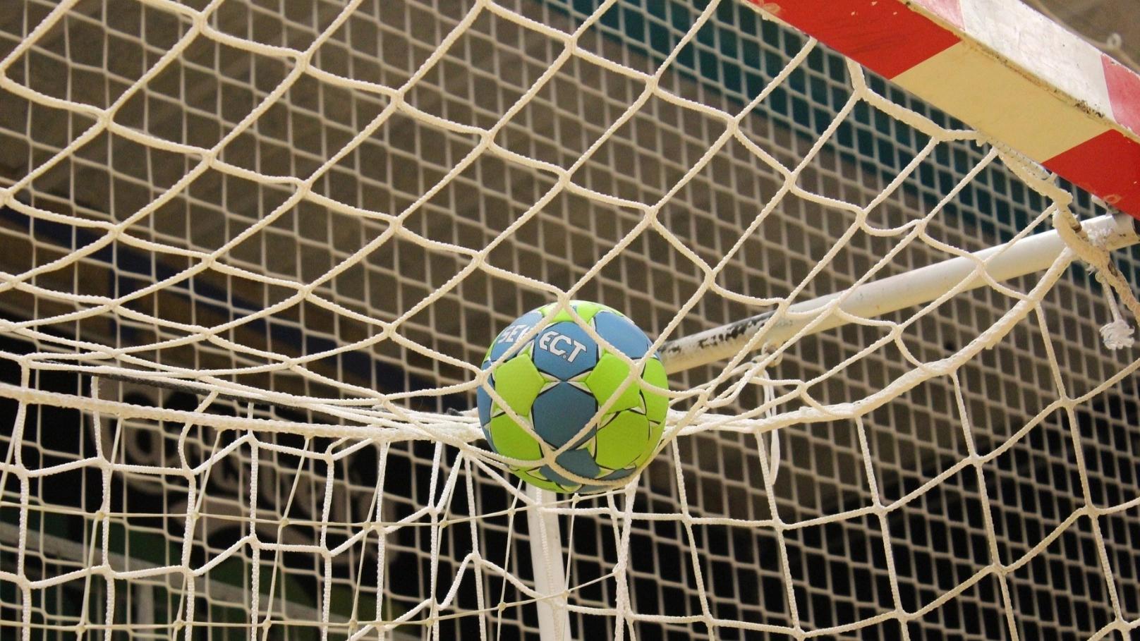 The size and dimensions of the soccer goal
