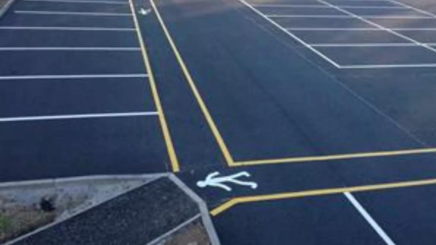 Street marking machine and its uses