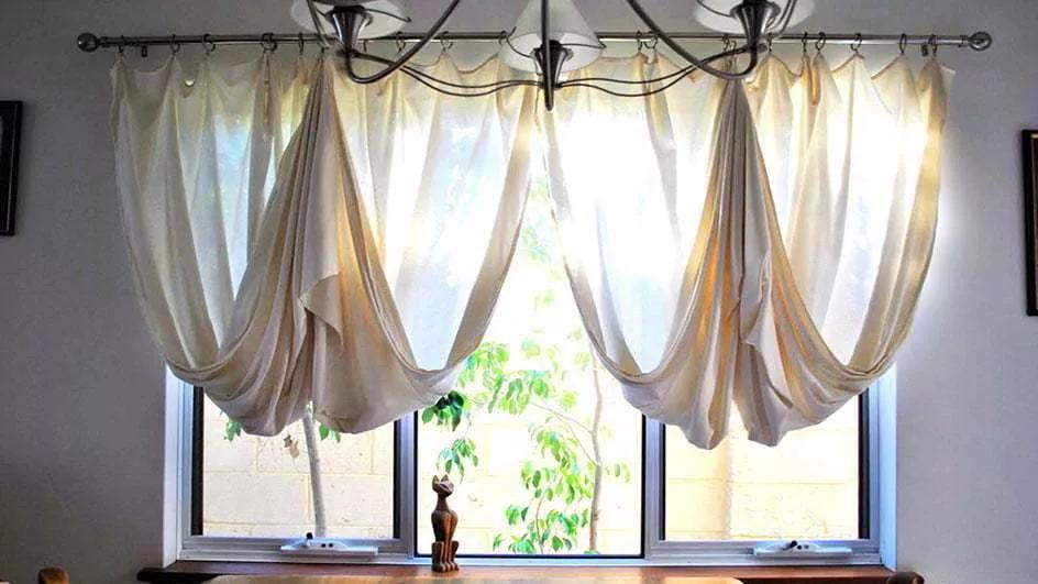 Types of designs and colors of kitchen curtains