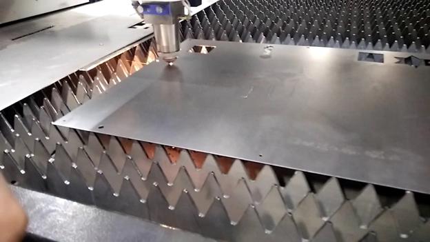 Familiarity with types of metal laser cutting machines