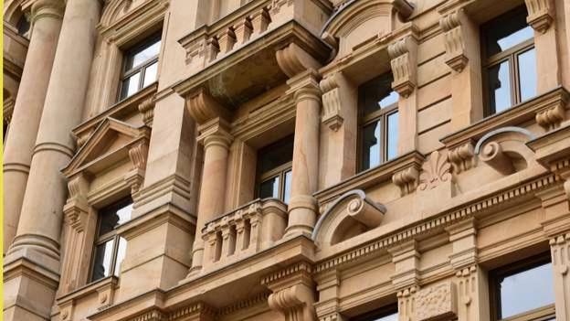 What is Roman facade design?