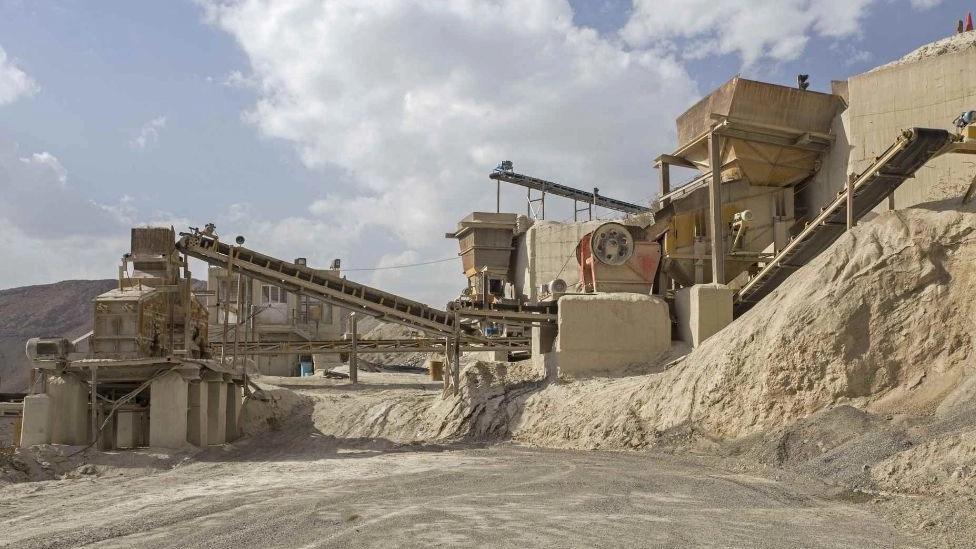 Sand mining equipment