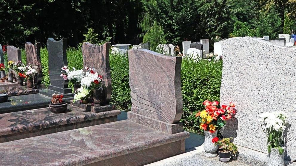 Types of tombstones and tombstones