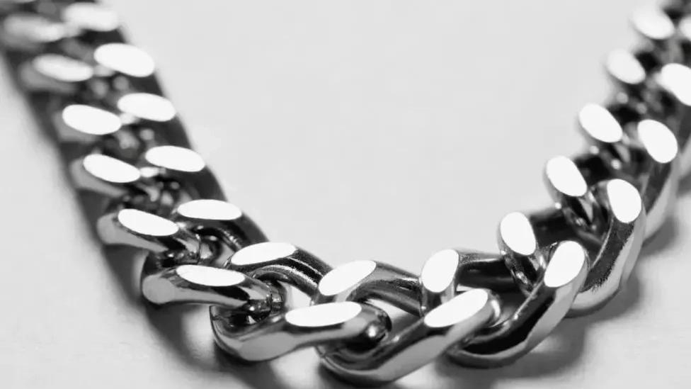 ☑️ Steel, features, and its use in jewelry making
