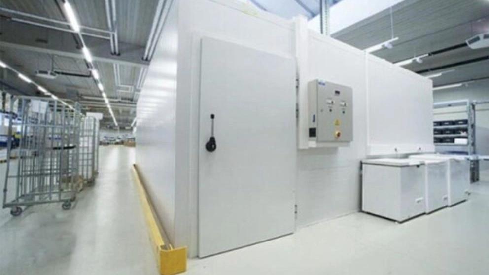Cold storage below and above zero