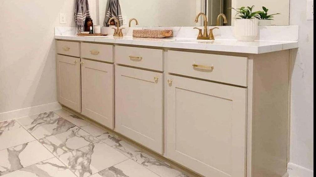 The difference between ordinary vanity and cabinet models