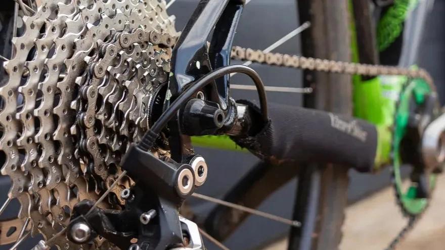 Familiarity with common bicycle problems and their solutions