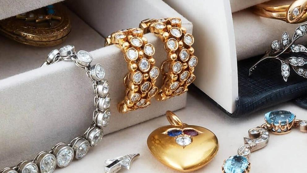 Introducing all kinds of gold jewelry