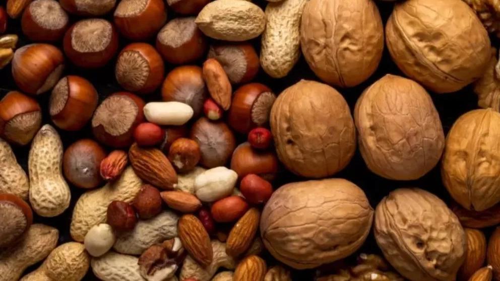 ما هي المنتجات التي تحتوي عليها الفواكه المجففة؟