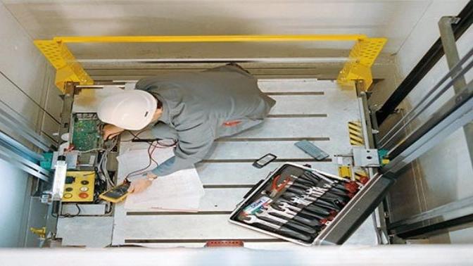 What features should an elevator repairman have?