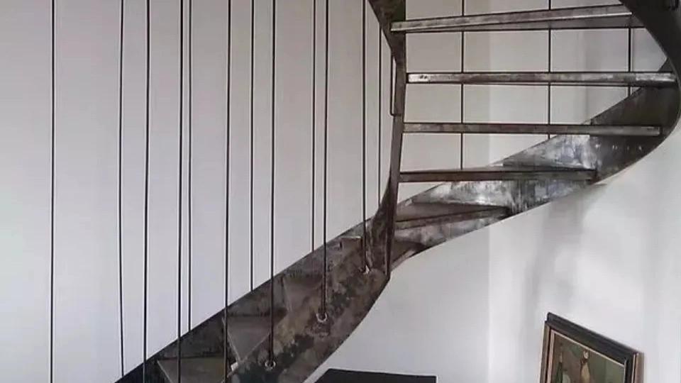 Application and advantages of screw stairs