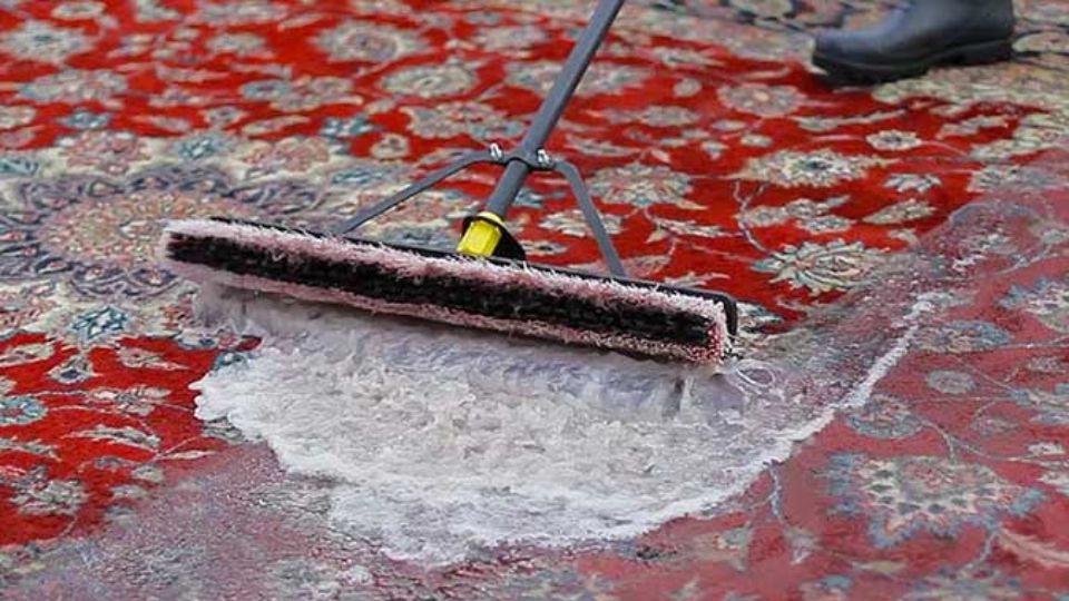 The difference between machine and hand-woven carpet washing