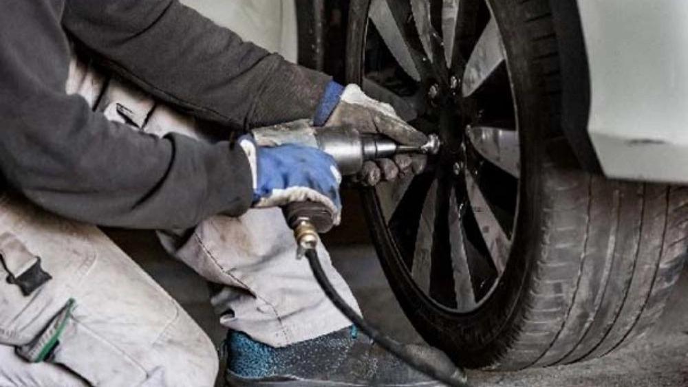 Advantages of using an air box wrench