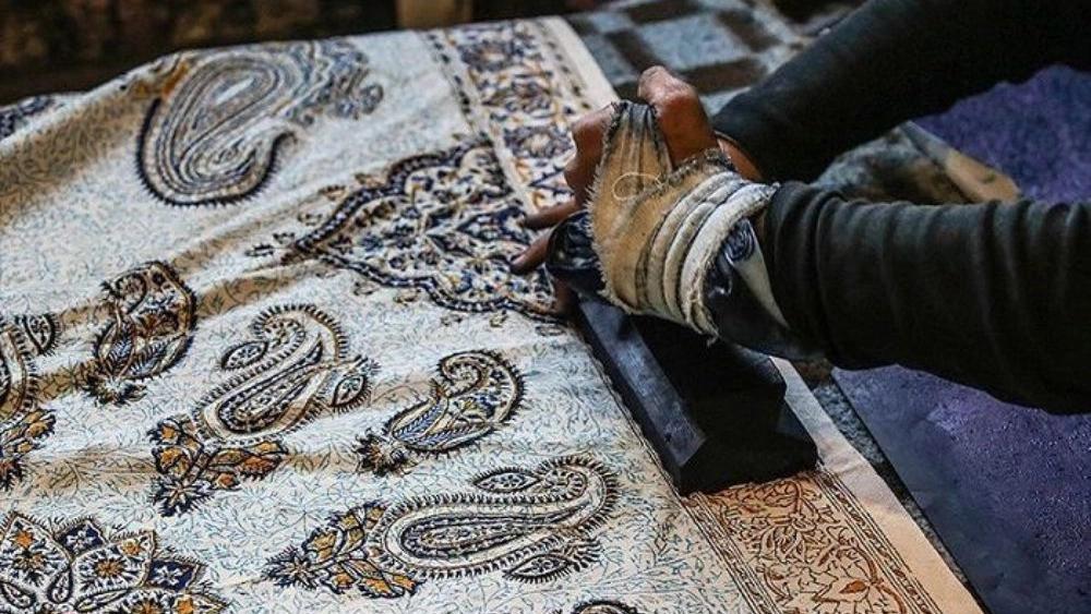 Steps of painting on fabric