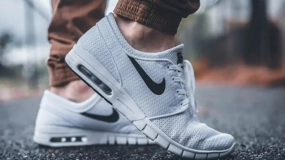Sale of men's shoes and sneakers