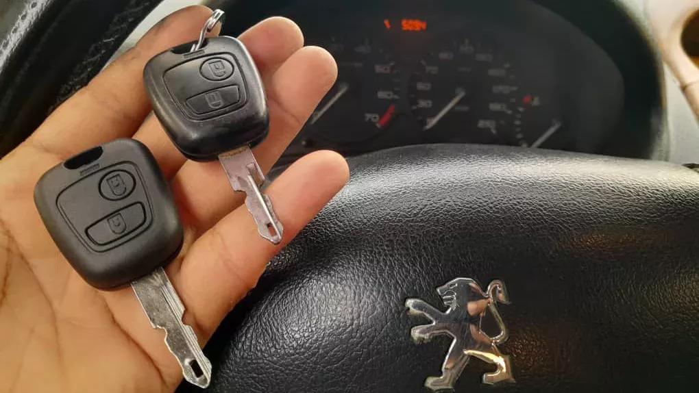 صنع جهاز التحكم عن بعد والمفتاح الاحتياطي 206 موديل متعدد