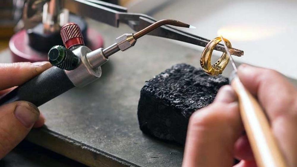 Custom gold design and manufacturing in Tehran