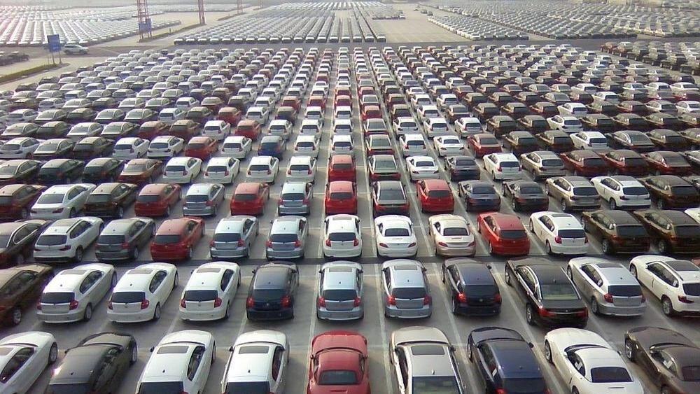 تجارة السيارات الدولية من قبل شركة كياني في بندر عباس