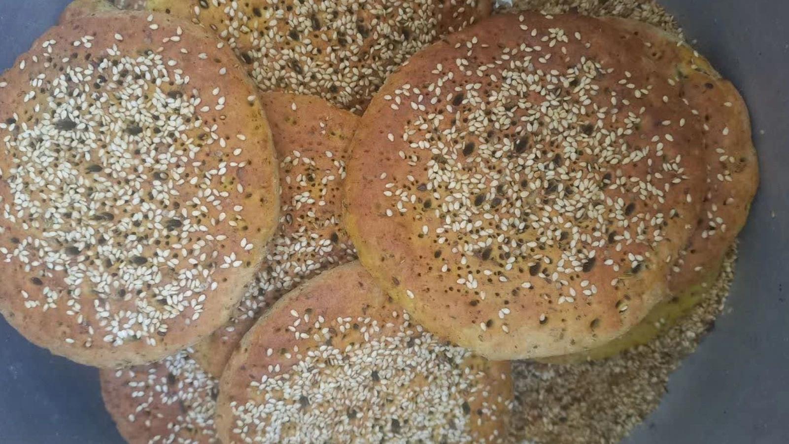 Abshara Pastry: دمج الأصالة والجودة في إنتاج الكعك المنزلي